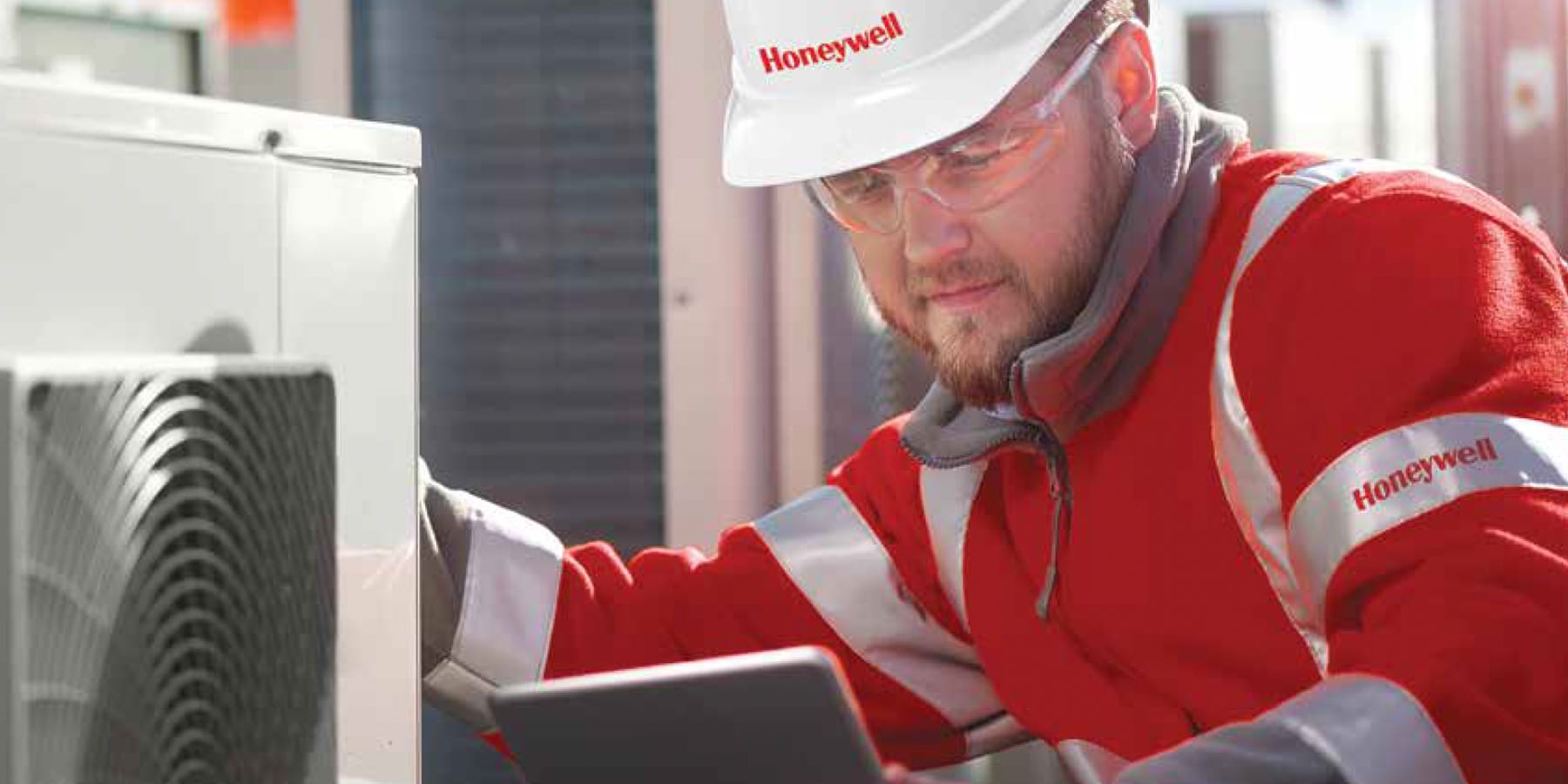 Electric worker