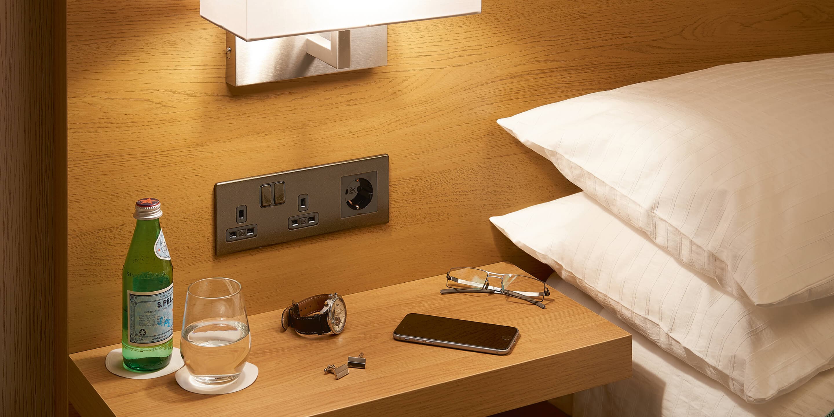 Aspect combiplate above nightstand 